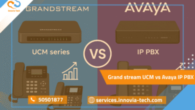 صورة توضح مقارنة Grand stream vs Avaya في بدالات الشركات مع إبراز مميزات Grandstream UCM series كأفضل نظام IP PBX للأعمال.